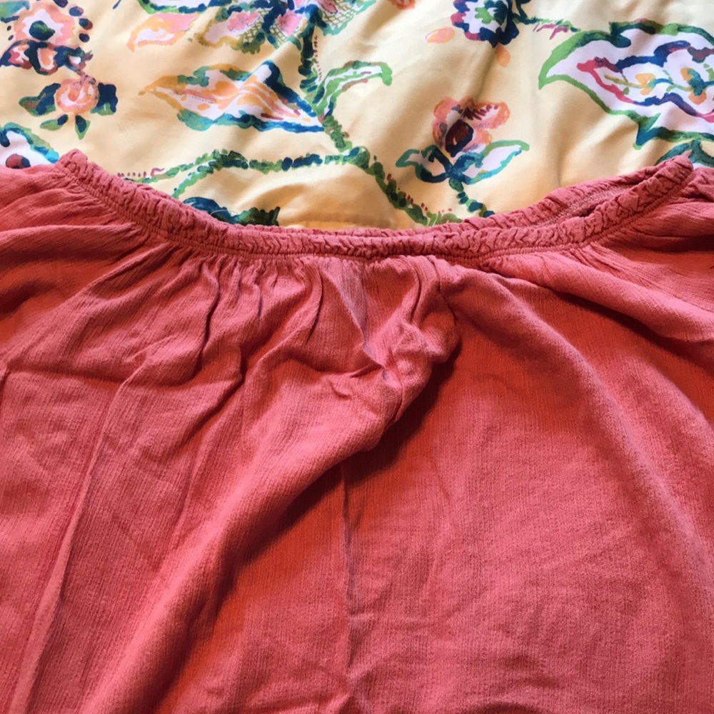 Cute Top - Picture 3 of 3